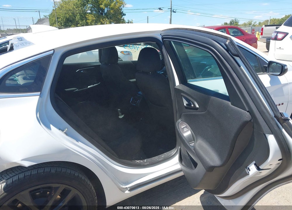 2018 CHEVROLET MALIBU VIN: 1G1ZD5ST7JF255798