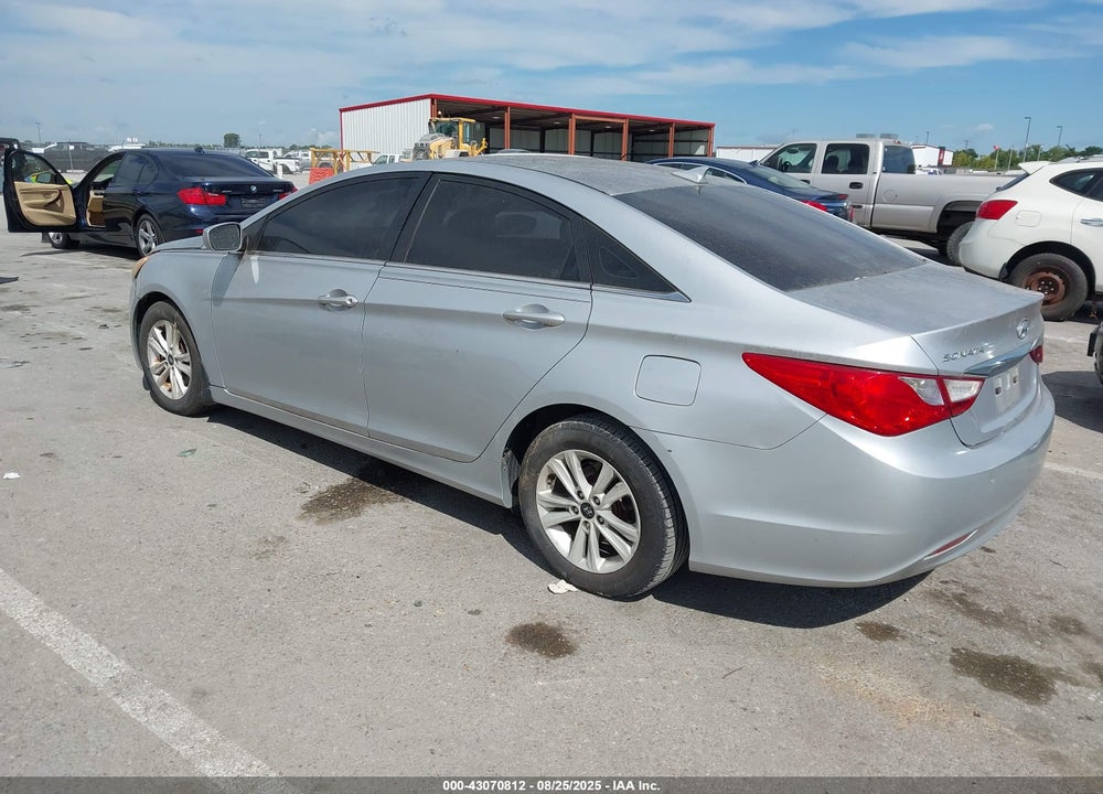 2013 HYUNDAI SONATA VIN: 5NPEB4AC4DH687556