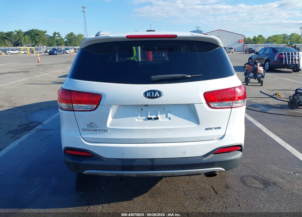 2016 KIA SORENTO VIN: 5XYPHDA58GG155165