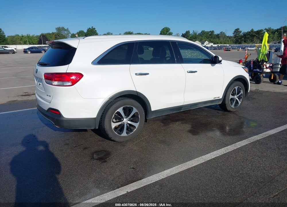 2016 KIA SORENTO VIN: 5XYPHDA58GG155165