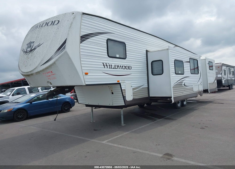 2014 FOREST RIVER WILDWOOD 33BHOK VIN: 4X4FWDJ21EA251606