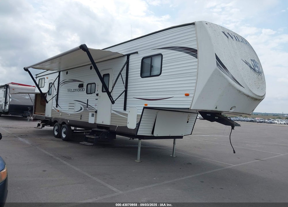 2014 FOREST RIVER WILDWOOD 33BHOK VIN: 4X4FWDJ21EA251606