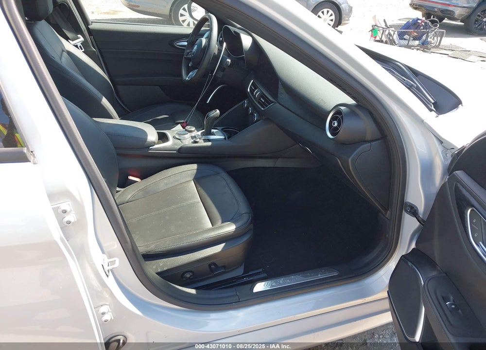 2022 ALFA ROMEO GIULIA VIN: ZARFAMAN9N7664570