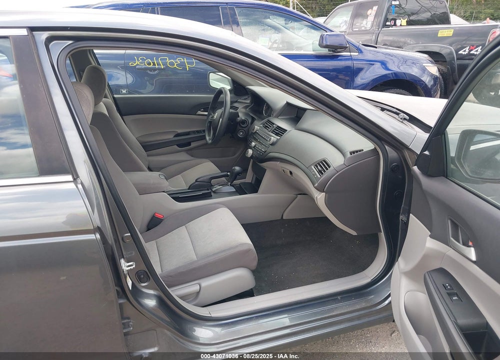 2009 HONDA ACCORD VIN: 1HGCP26429A006843