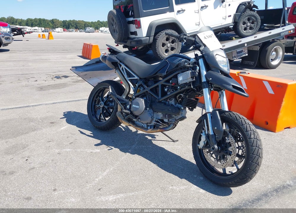 2010 DUCATI HYPERMOTARD 796 VIN: ZDM1YAAN5AB014483