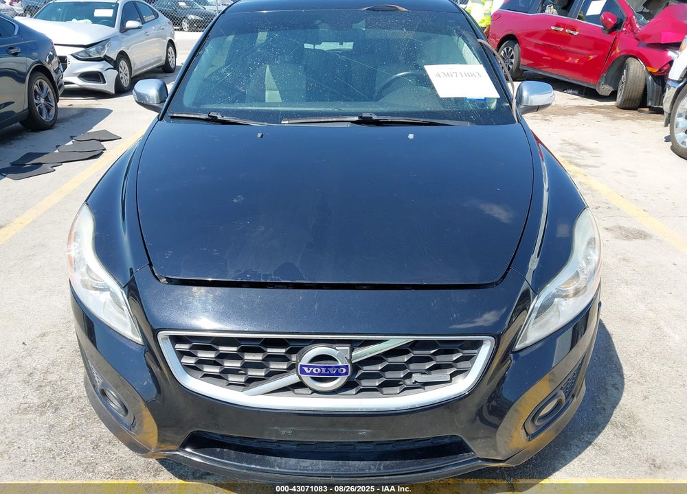 2011 VOLVO C30 VIN: YV1672MK9B2208411