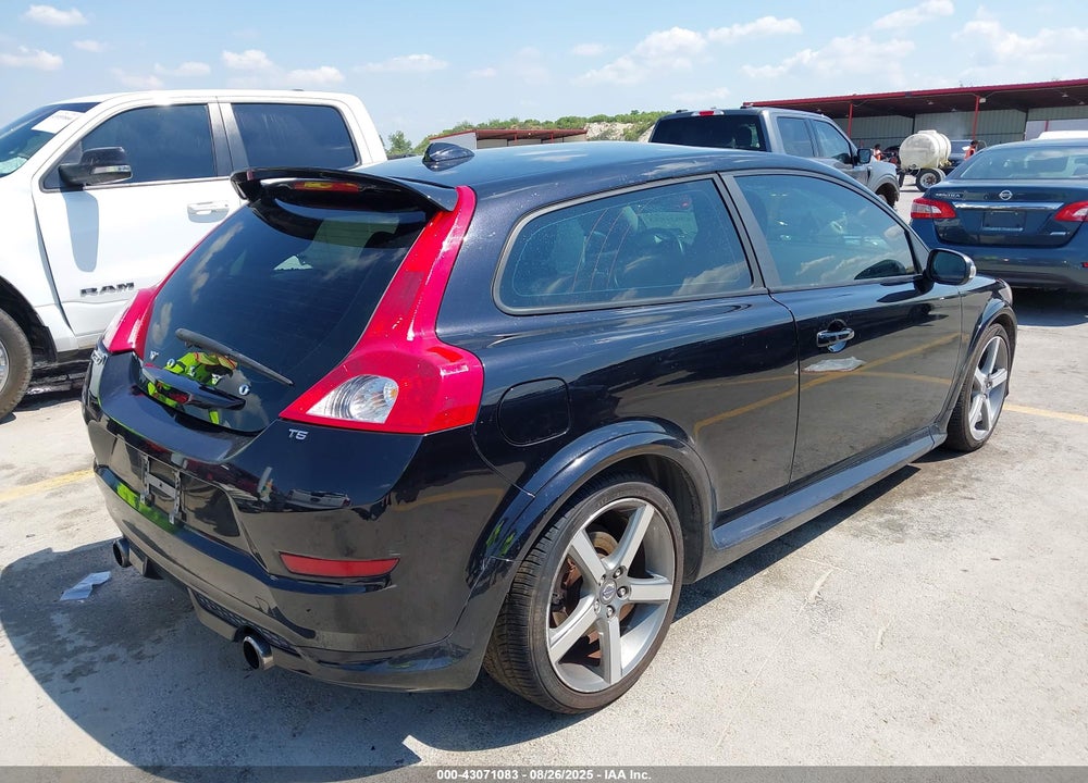 2011 VOLVO C30 VIN: YV1672MK9B2208411