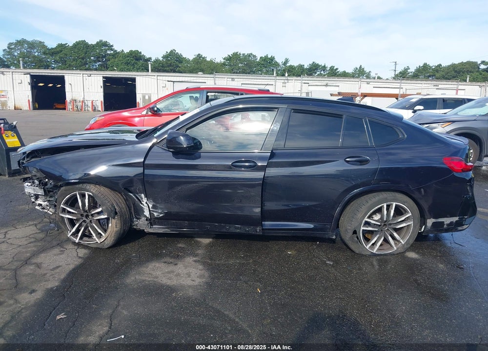 2022 BMW X4 M VIN: 5YM23EC00N9J37507