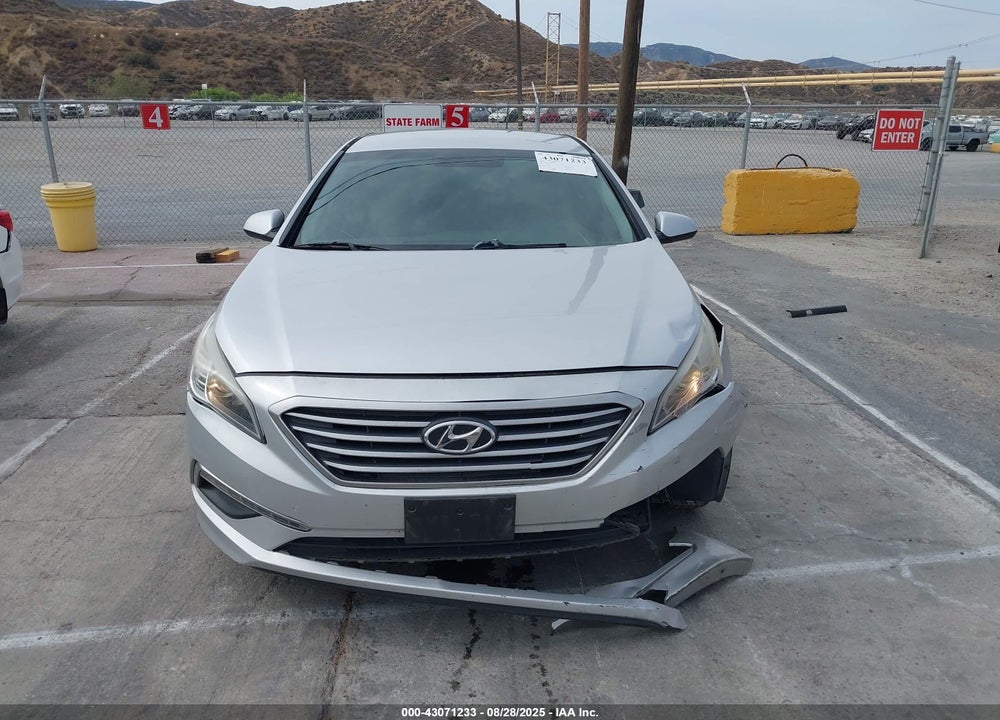 2015 HYUNDAI SONATA SE VIN: 5NPE24AF6FH256181