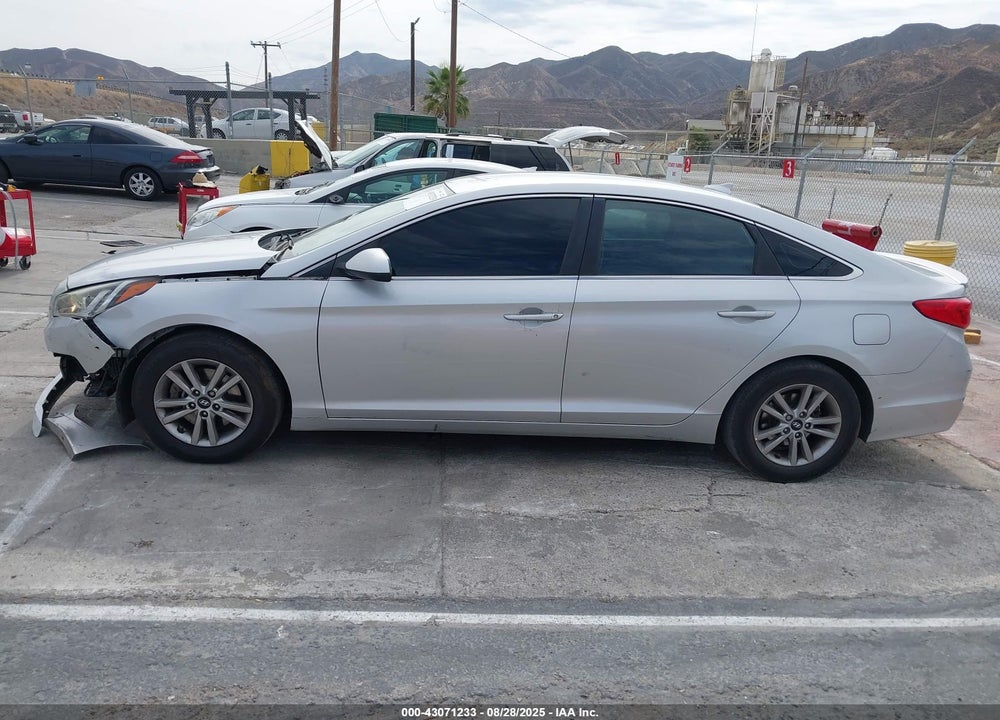 2015 HYUNDAI SONATA SE VIN: 5NPE24AF6FH256181