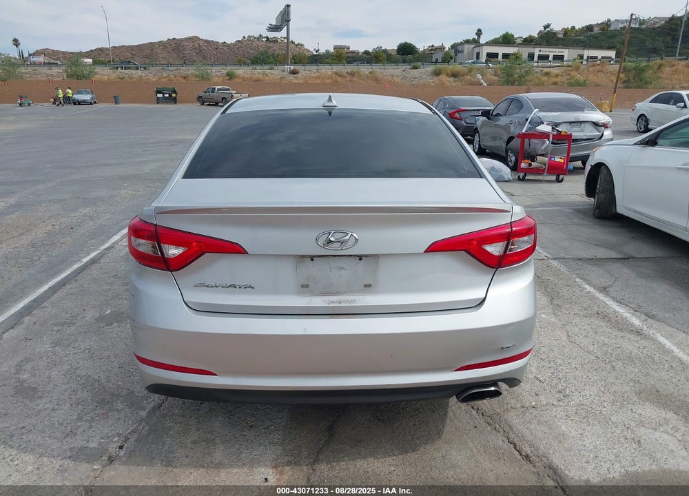 2015 HYUNDAI SONATA SE VIN: 5NPE24AF6FH256181