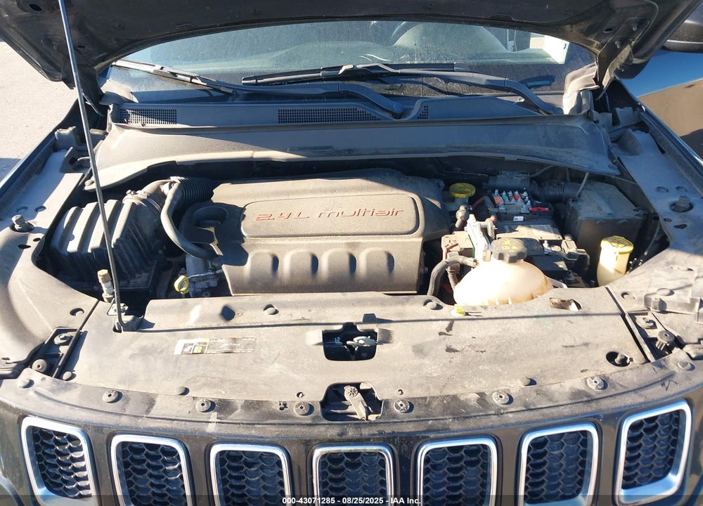 2018 JEEP COMPASS VIN: 3C4NJCBB1JT304638