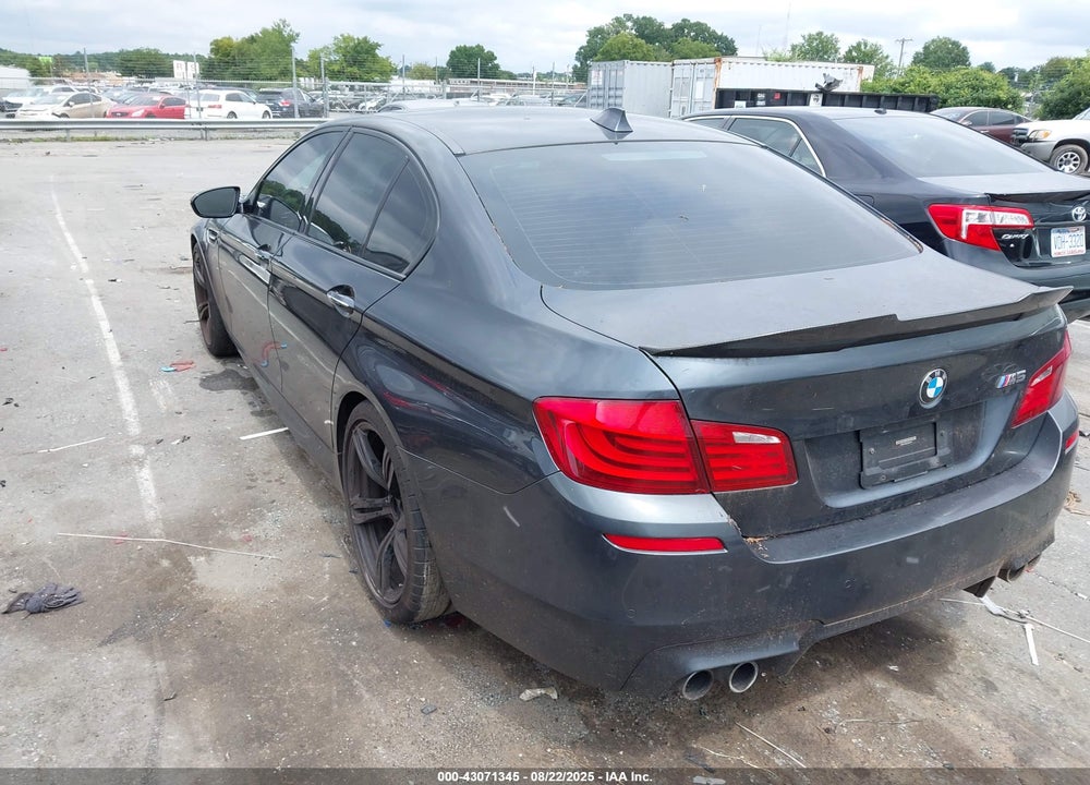 2013 BMW M5 VIN: WBSFV9C50DD095741