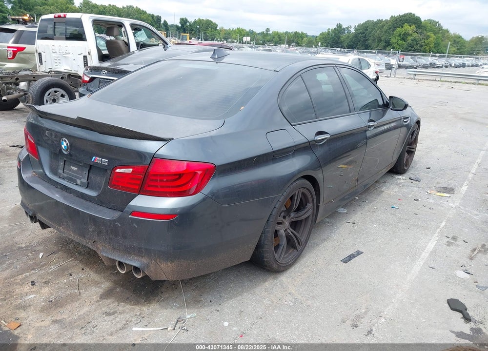 2013 BMW M5 VIN: WBSFV9C50DD095741
