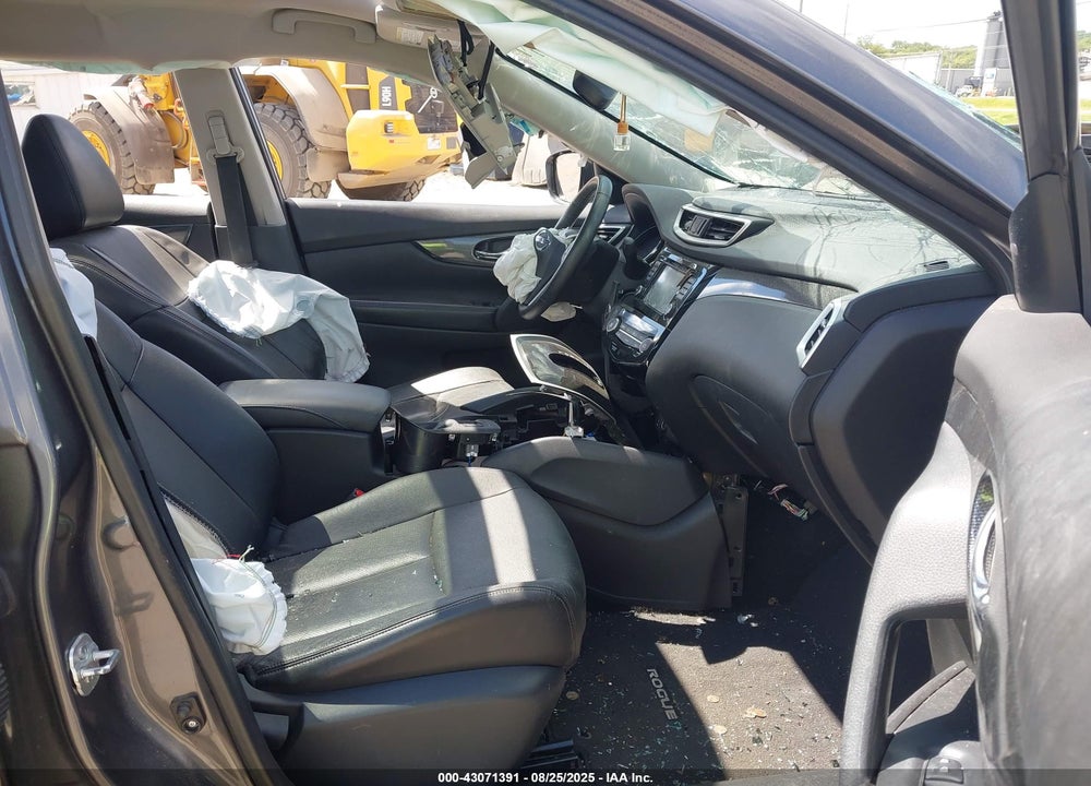 2015 NISSAN ROGUE VIN: 5N1AT2MV4FC758813