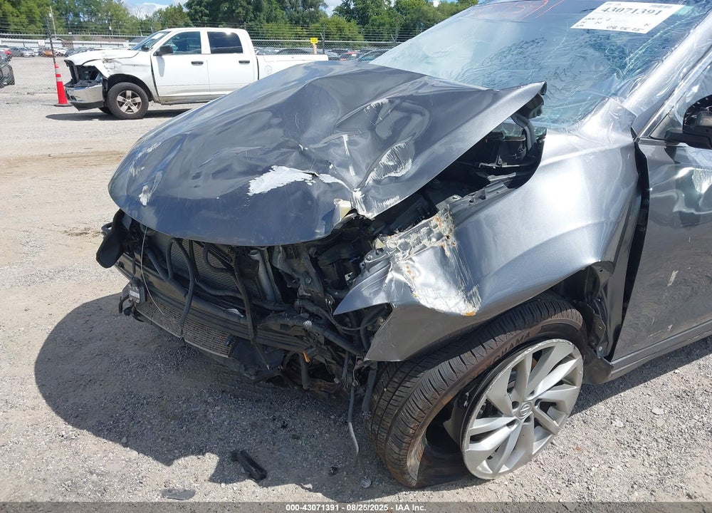 2015 NISSAN ROGUE VIN: 5N1AT2MV4FC758813