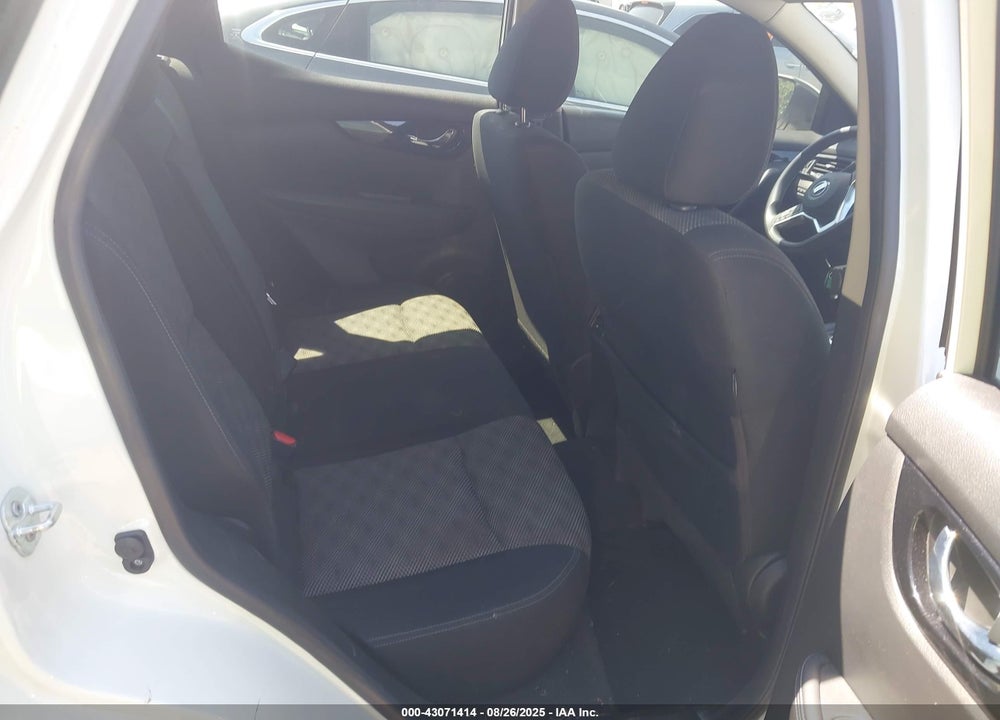2017 NISSAN ROGUE SPORT VIN: JN1BJ1CP2HW024042