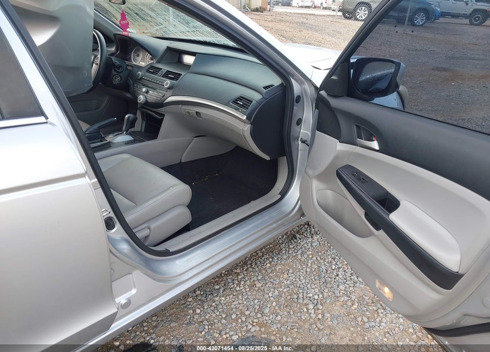 2011 HONDA ACCORD 2.4 LX VIN: 1HGCP2F34BA044085