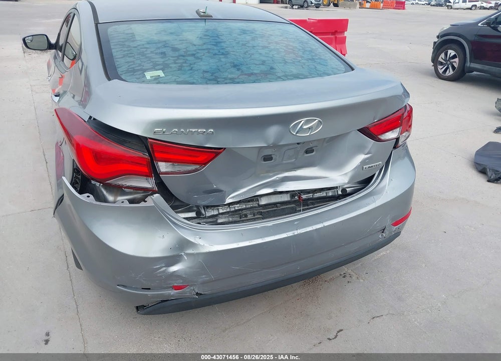 2015 HYUNDAI ELANTRA VIN: KMHDH4AE4FU365113