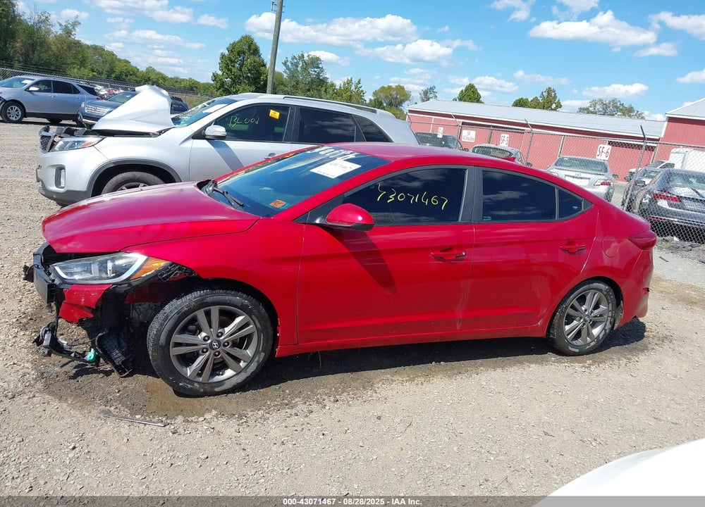 2017 HYUNDAI ELANTRA SE VIN: 5NPD84LF4HH033521
