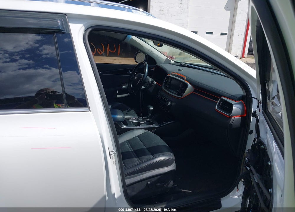 2019 KIA SORENTO 3.3L EX VIN: 5XYPHDA51KG568036