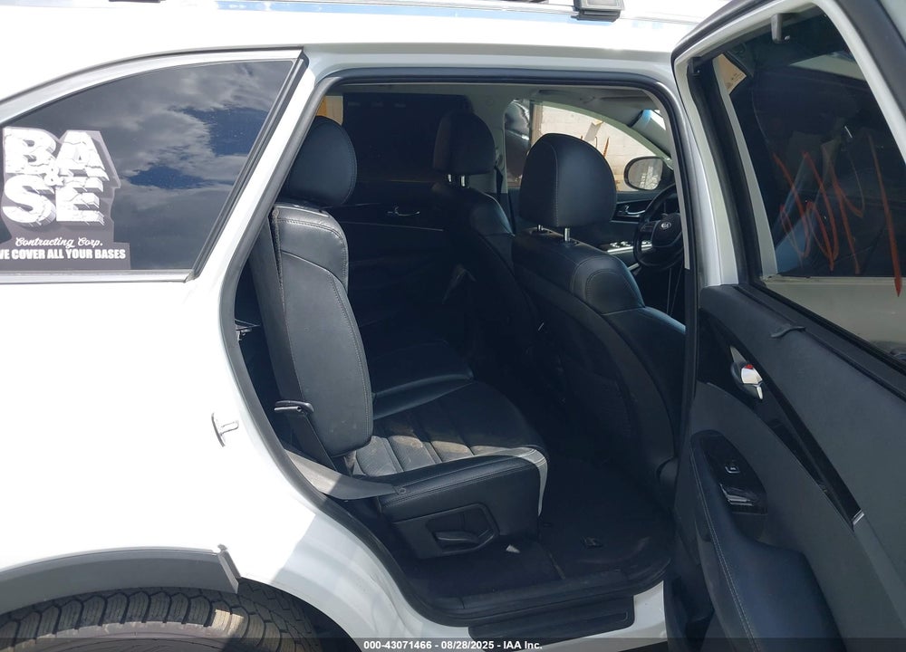 2019 KIA SORENTO 3.3L EX VIN: 5XYPHDA51KG568036
