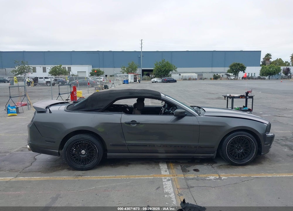 2014 FORD MUSTANG V6 VIN: 1ZVBP8EM3E5217709