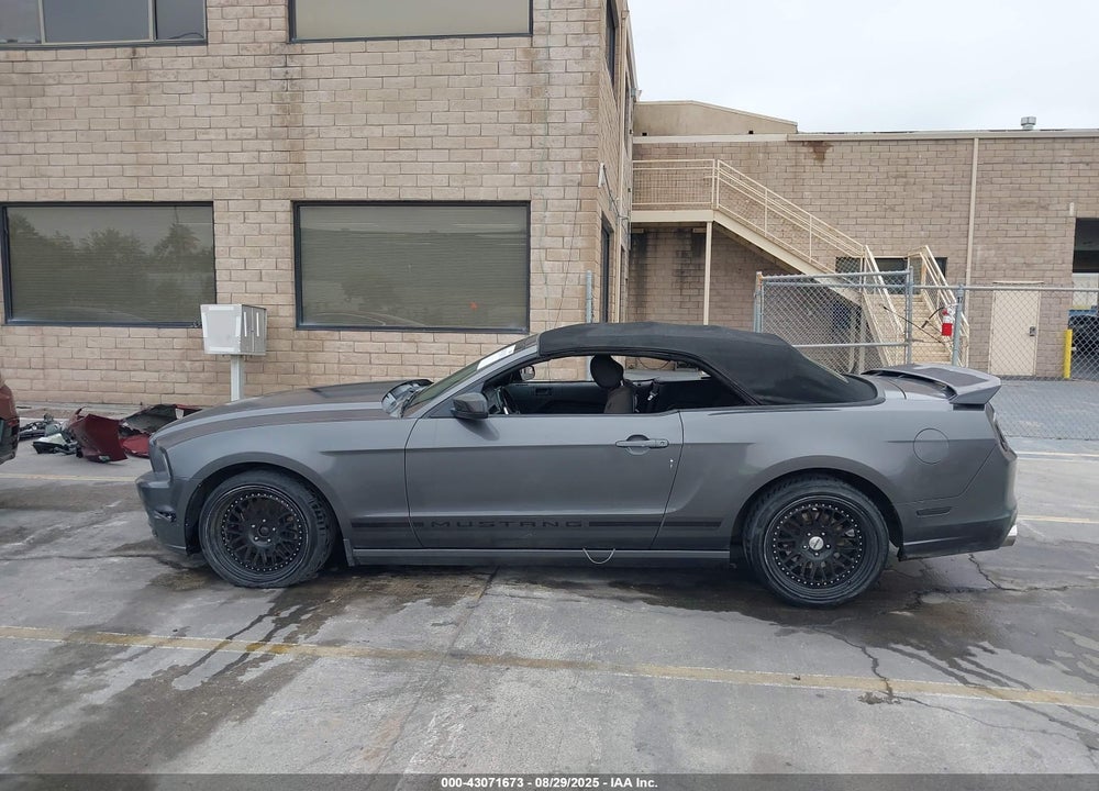 2014 FORD MUSTANG V6 VIN: 1ZVBP8EM3E5217709