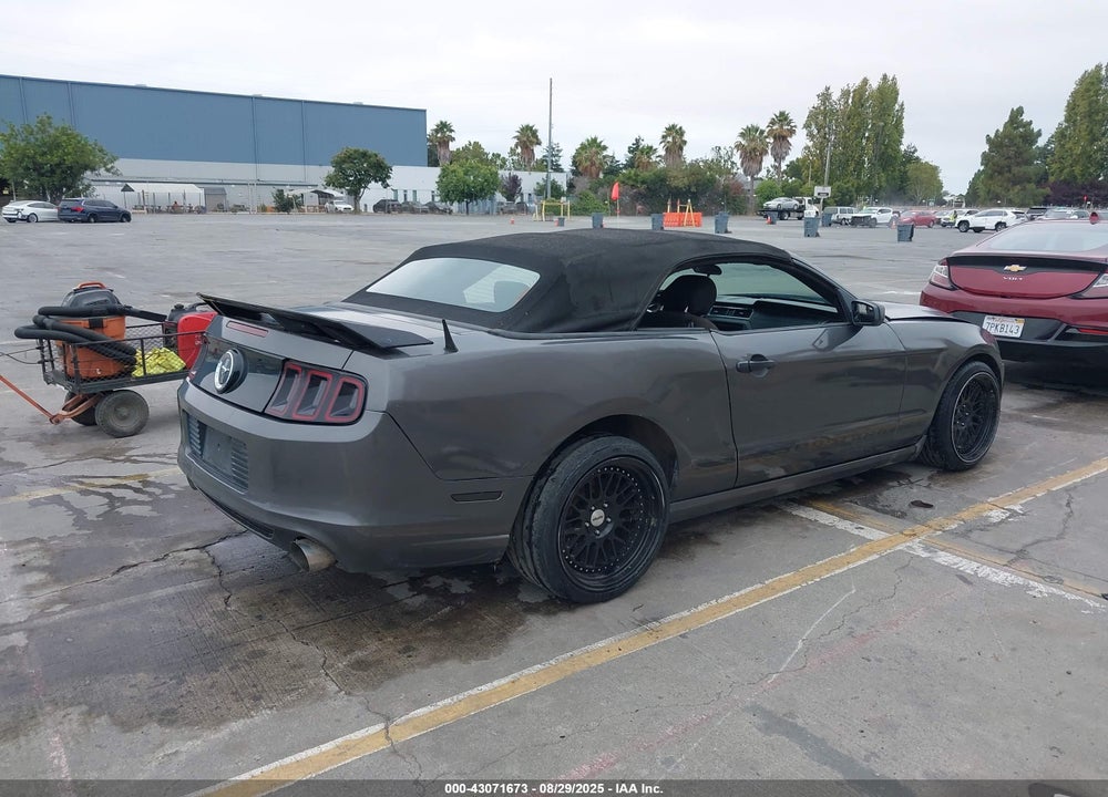 2014 FORD MUSTANG V6 VIN: 1ZVBP8EM3E5217709