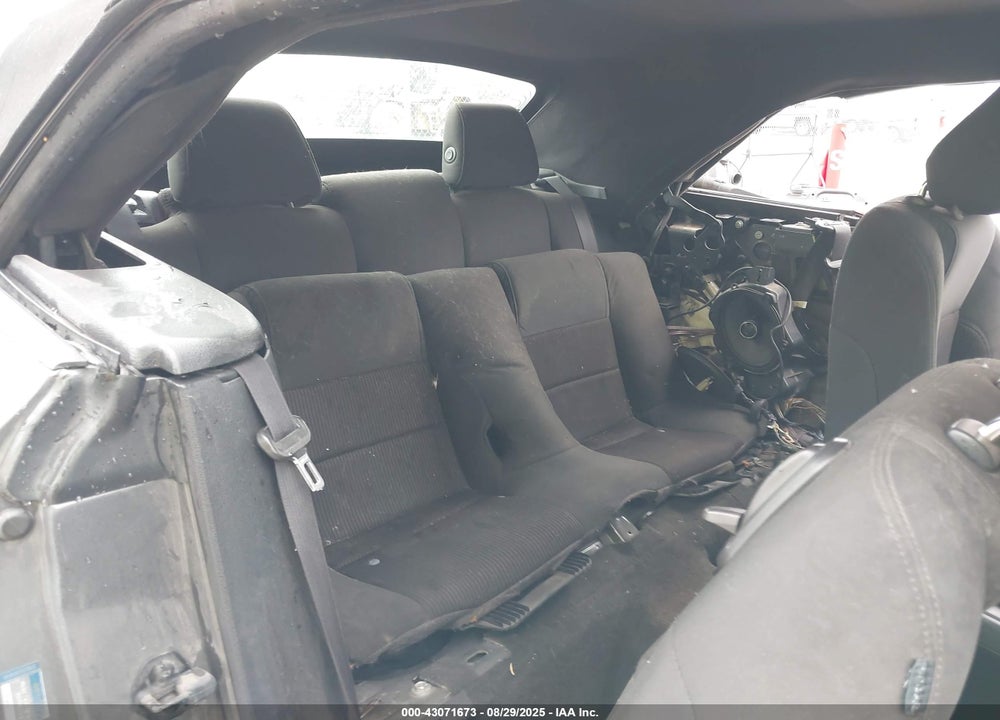 2014 FORD MUSTANG V6 VIN: 1ZVBP8EM3E5217709