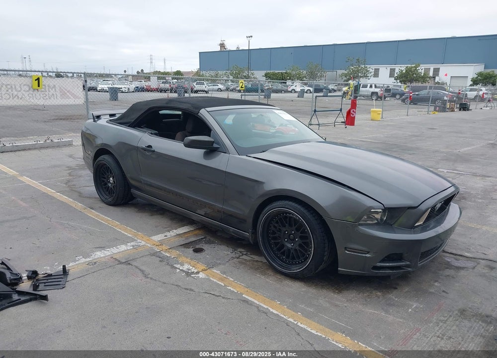 2014 FORD MUSTANG V6 VIN: 1ZVBP8EM3E5217709