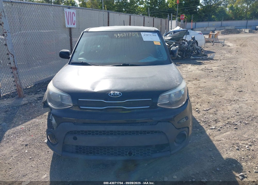 2017 KIA SOUL VIN: KNDJN2A2XH7885571