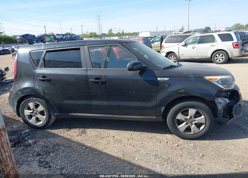 2017 KIA SOUL VIN: KNDJN2A2XH7885571