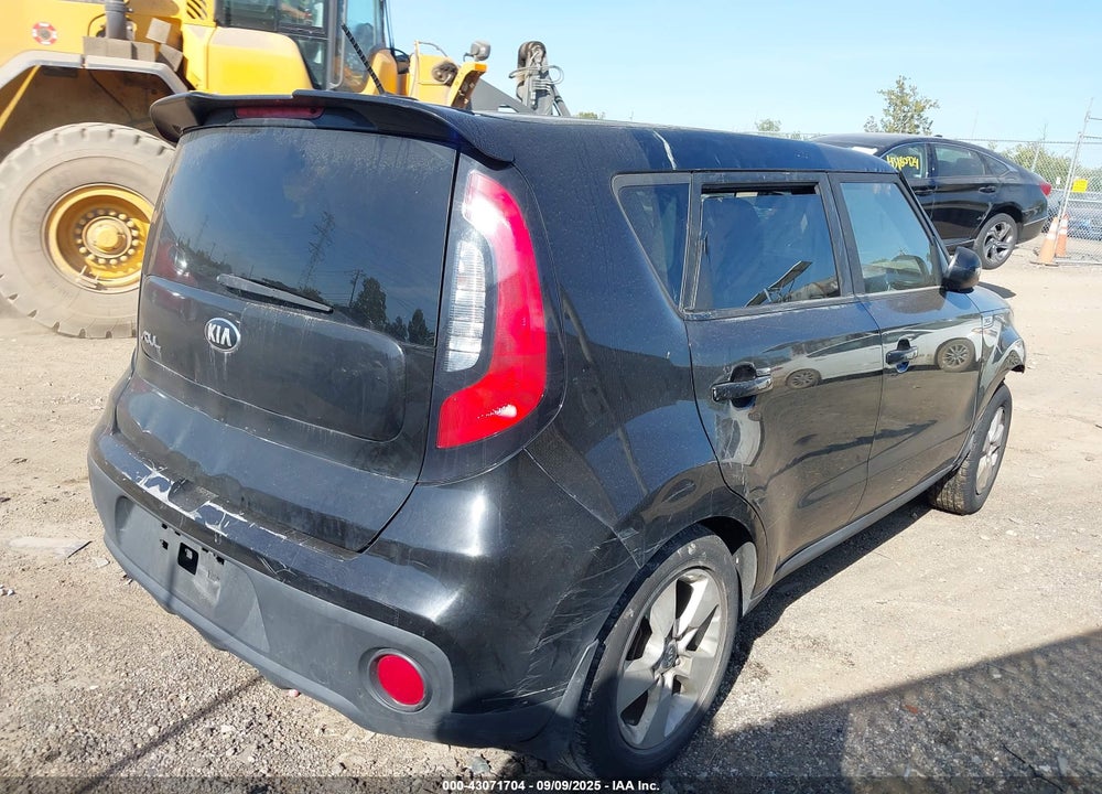 2017 KIA SOUL VIN: KNDJN2A2XH7885571