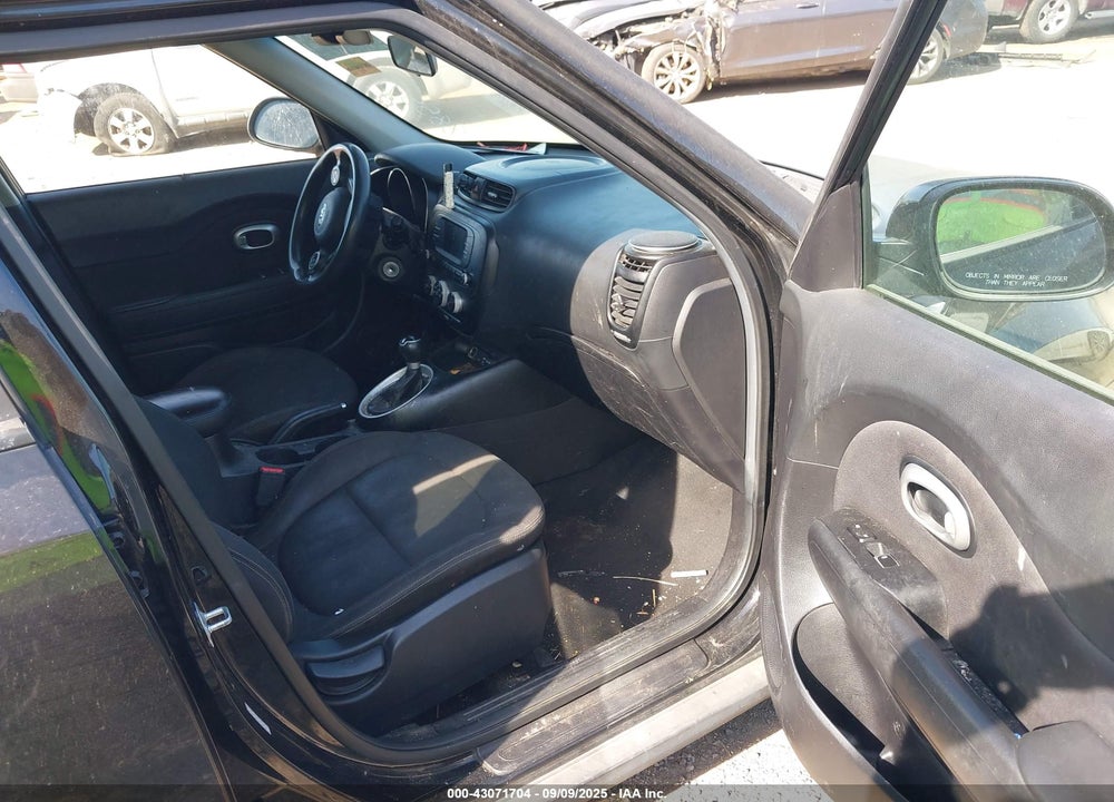 2017 KIA SOUL VIN: KNDJN2A2XH7885571