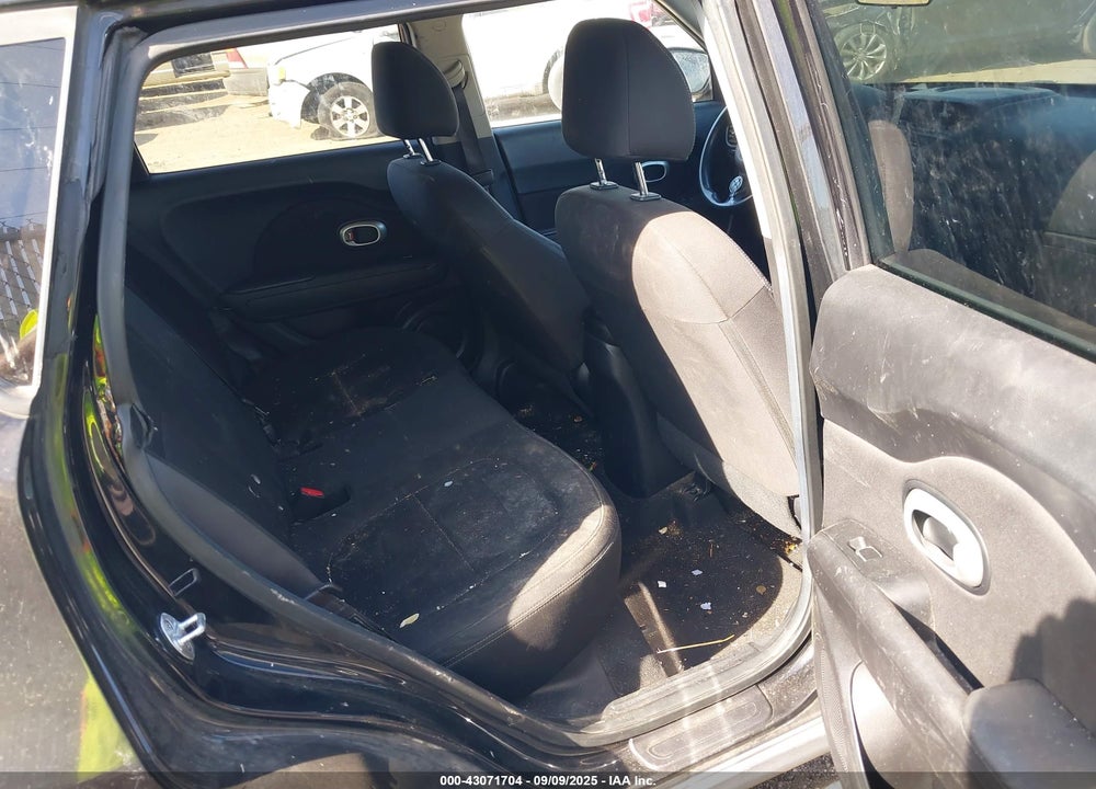 2017 KIA SOUL VIN: KNDJN2A2XH7885571