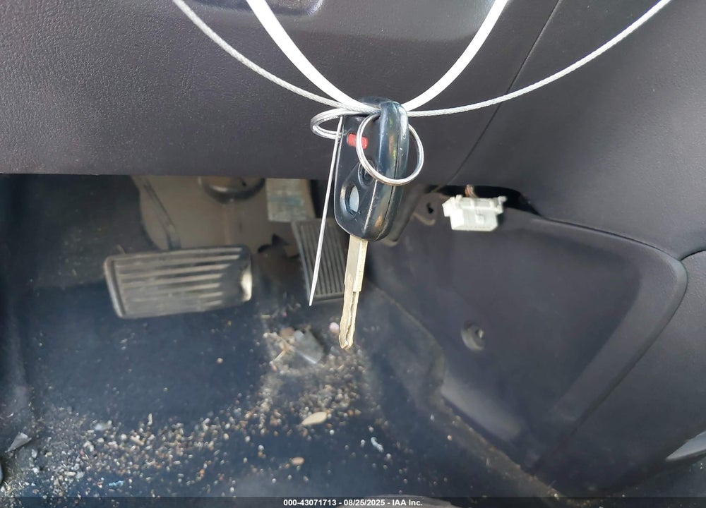 2010 HONDA CR-V VIN: 3CZRE3H37AG702218