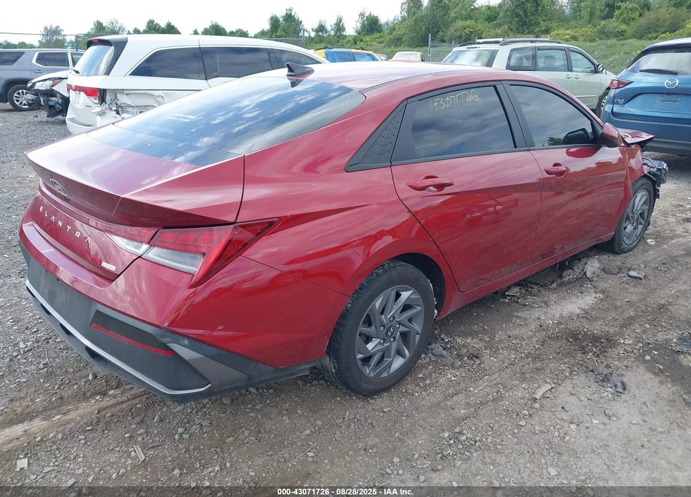 2024 HYUNDAI ELANTRA HYBRID VIN: KMHLM4DJXRU096104