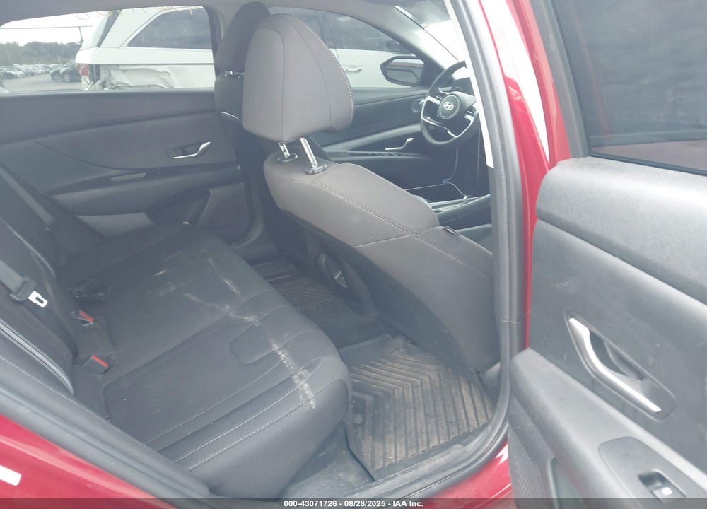 2024 HYUNDAI ELANTRA HYBRID VIN: KMHLM4DJXRU096104