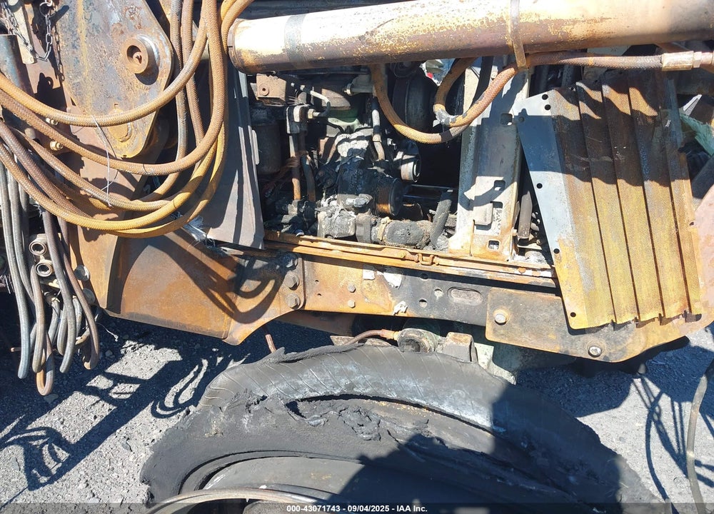 2000 JOHN DEERE 6310 TRACTOR VIN: L06310V267478