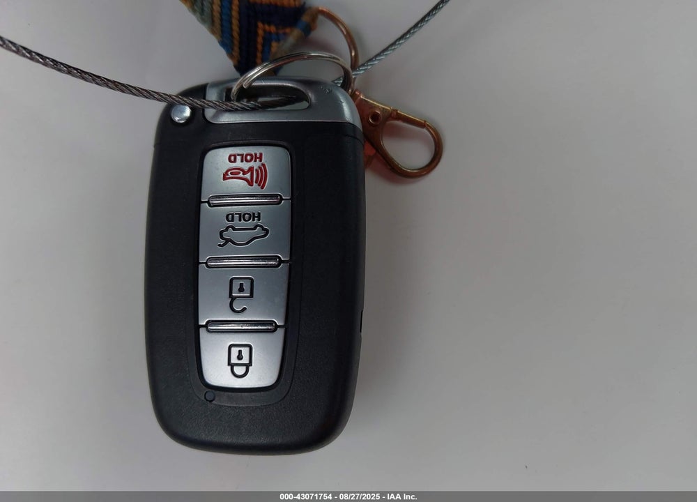2015 HYUNDAI GENESIS VIN: KMHHU6KJ9FU121977