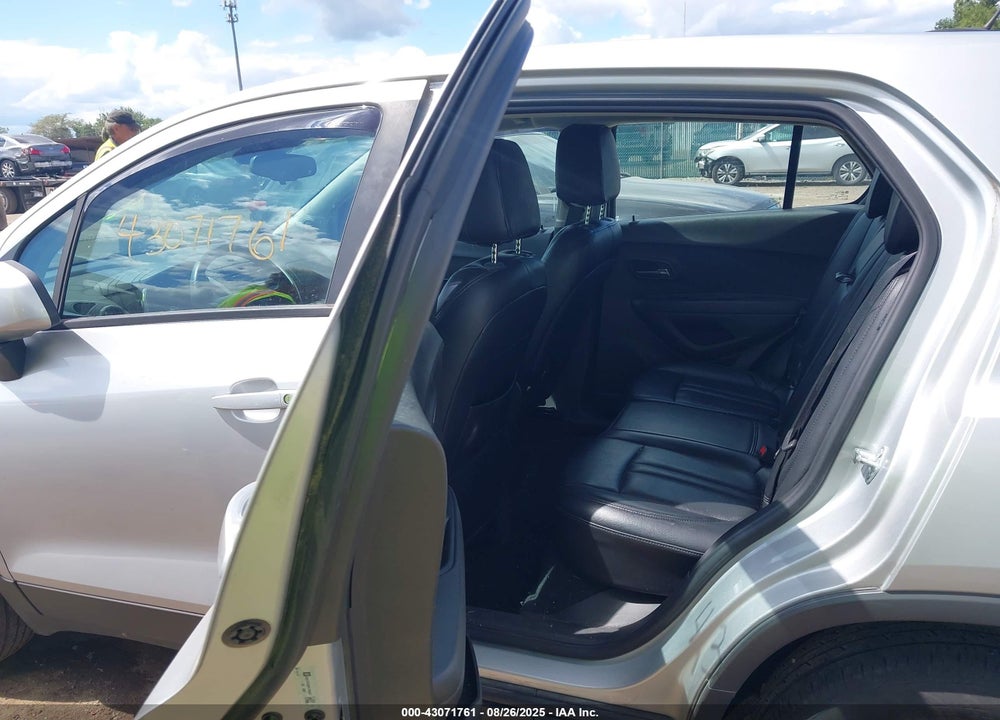 2015 CHEVROLET TRAX VIN: 3GNCJKSB9FL255687