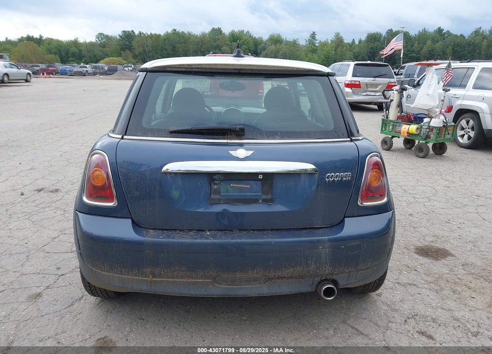 2010 MINI COOPER VIN: WMWMF3C51ATZ22976