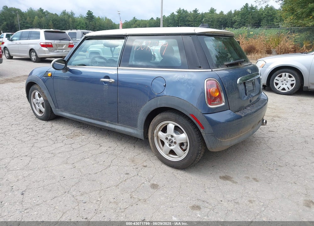 2010 MINI COOPER VIN: WMWMF3C51ATZ22976