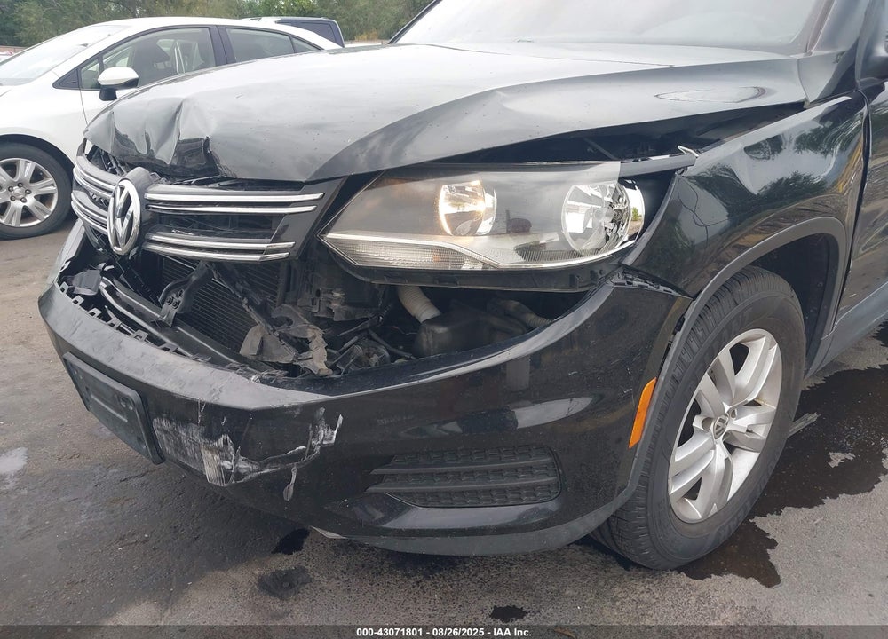 2016 VOLKSWAGEN TIGUAN VIN: WVGBV7AX3GW568986