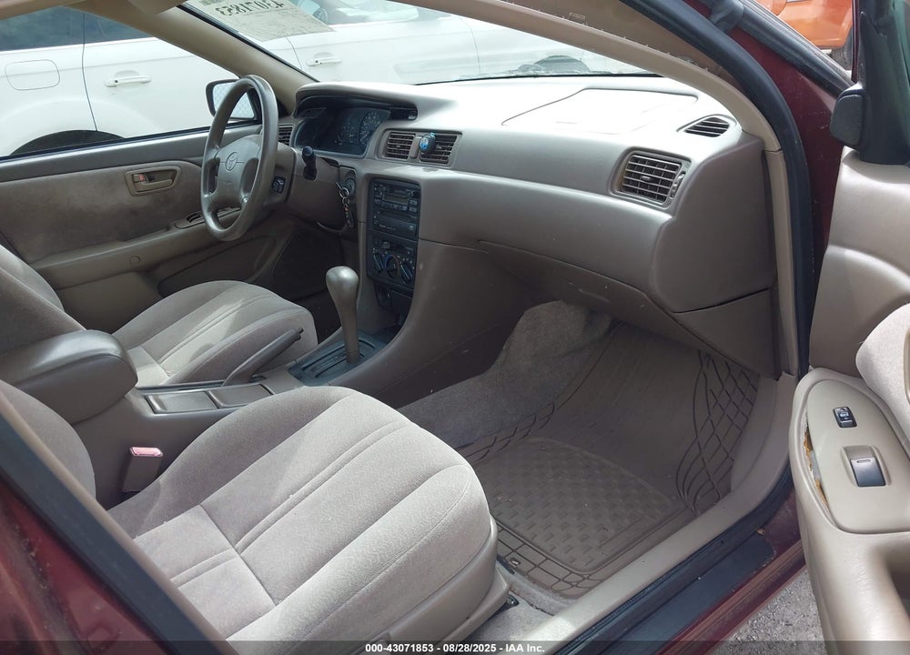 1999 TOYOTA CAMRY LE VIN: 4T1BG22K2XU403782