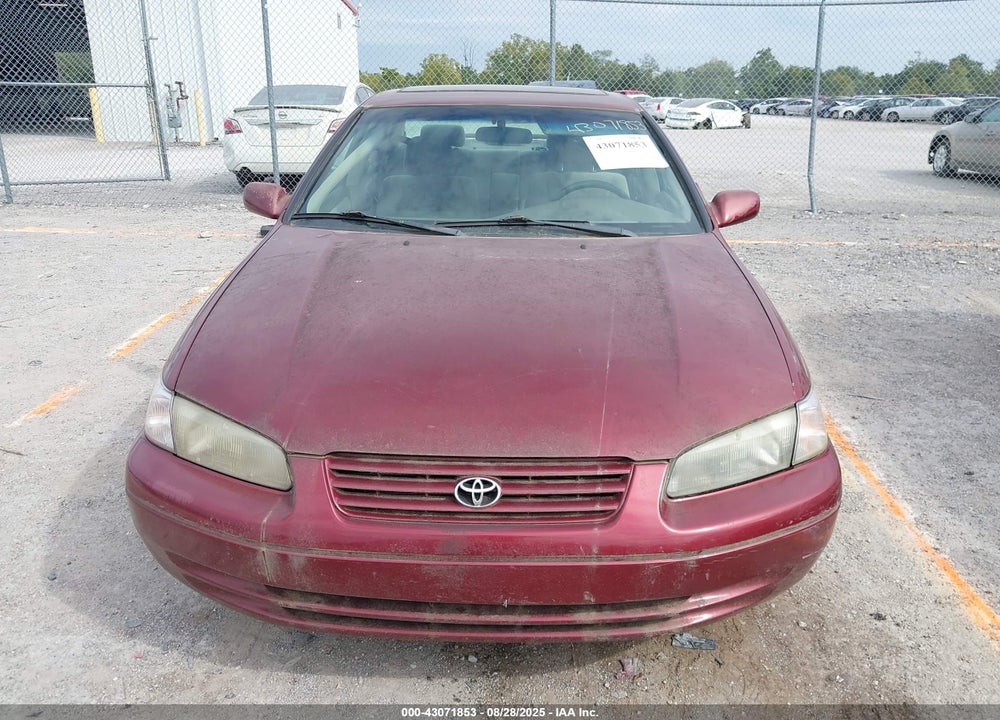 1999 TOYOTA CAMRY LE VIN: 4T1BG22K2XU403782