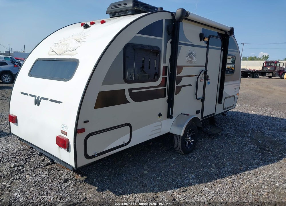 2016 WINNEBAGO MINI DROP 1780WD VIN: 54CTW1G13G3030280
