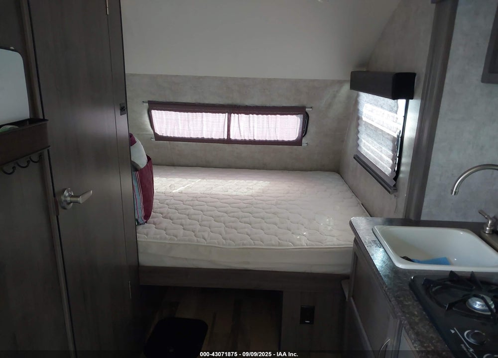 2016 WINNEBAGO MINI DROP 1780WD VIN: 54CTW1G13G3030280
