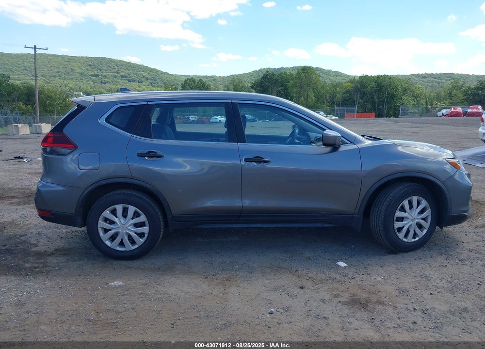 2018 NISSAN ROGUE VIN: JN8AT2MV8JW328833